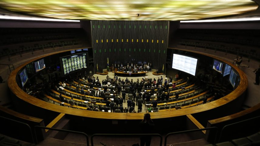 Tribunais de Contas apontam irregularidades em 90% das emendas Pix