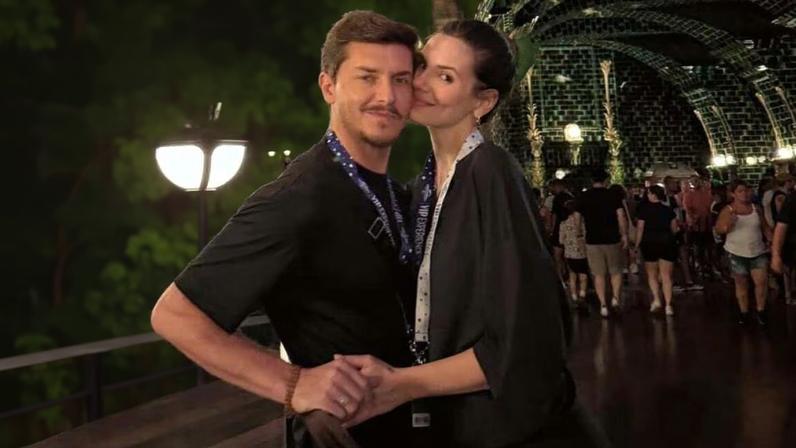 Klebber Toledo compartilha passeio com filha de 5 meses em Orlando
