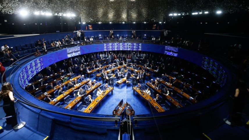 Senadores veem peso de fator eleitoral em discussão sobre 6x1