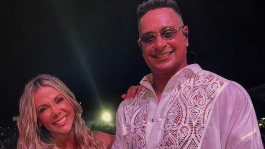 Carla Perez posa com filho caçula em competição de fisiculturismo