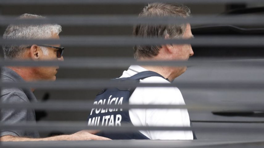 Bolsonaro cumpre prisão domiciliar para recuperação de uma broncopneumonia