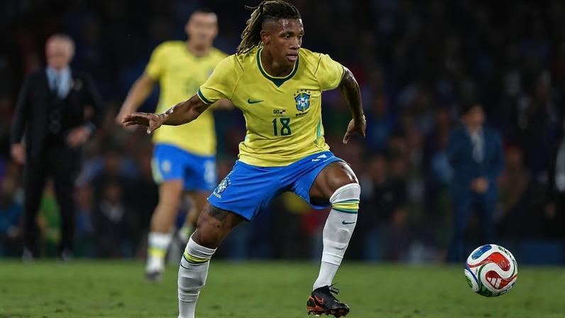 Onipresente Danilo Santos mexeu com a cabeça de Ancelotti. Treinador vai testar o Brasil mais povoado nas intermediárias