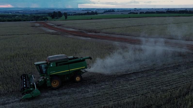 Colheita de soja em Maringá | Reuters/Rodolfo Buhrer