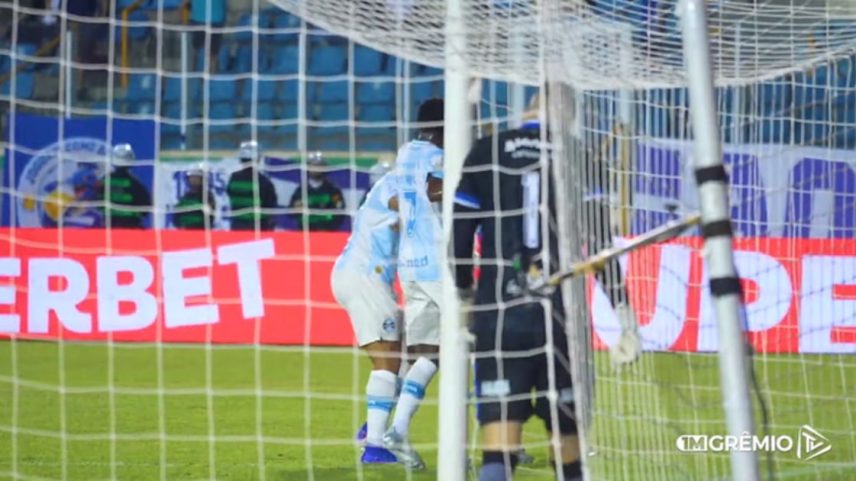 Grêmio vence o Confiança fora e avança às oitavas; veja os gols