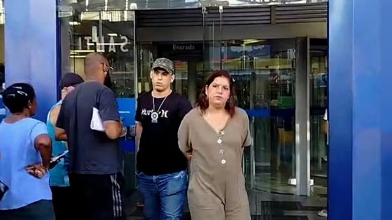 Golpista foi detida por agentes da 57ª DP no interior do banco