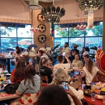 Talira e Pessina exploram cultura mexicana em restaurante temático na Flórida
