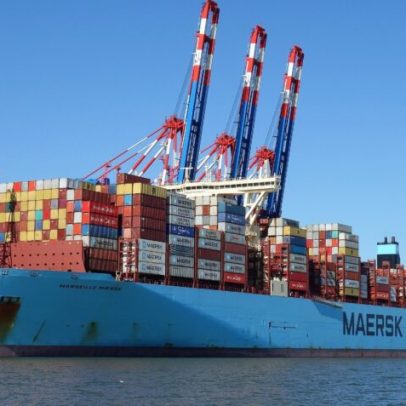 Navio da Maersk é escoltado pelos EUA no estreito de Ormuz