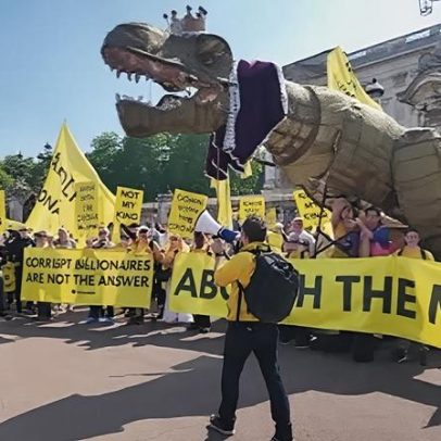 Protesto antimonarquista em frente ao Palácio de Buckingham