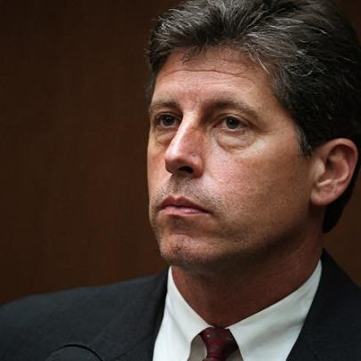 Detetive Mark Fuhrman, que investigou O.J. Simpson, morre aos 74