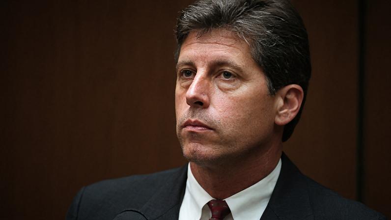 Detetive Mark Fuhrman, que investigou O.J. Simpson, morre aos 74