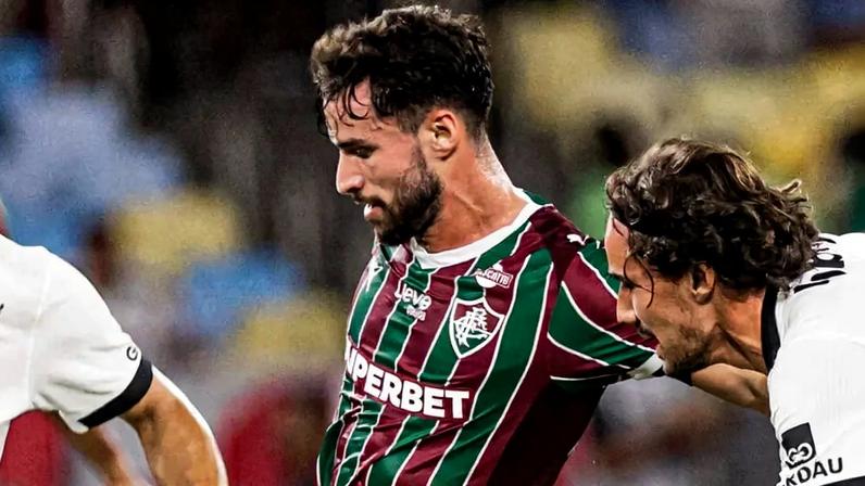 Martinelli é marcado de perto pelos rivais do Atlético-MG, no Maracanã (Foto Marina Garcia Fluminense FC)