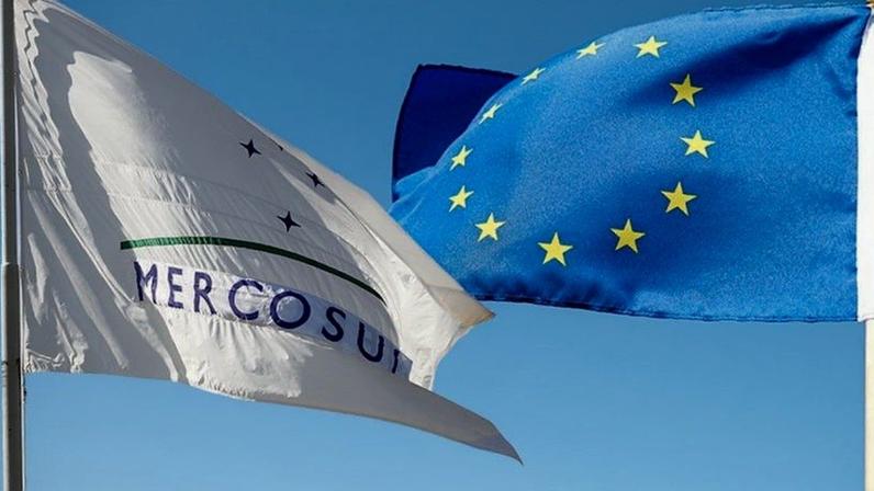 O acordo comercial estabelece a criação de uma zona de livre comércio e a redução de tarifas de importação
