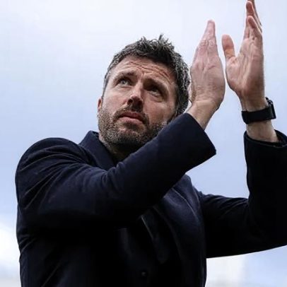 Manchester United confirma permanência de Michael Carrick até 2028
