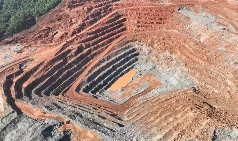 O parecer autoriza a União a criar o Fundo Garantidor da Atividade Mineral, com aporte público de até R$ 2 bilhões; na imagem, a Mineração Taboca no Minério Pitinga (AM)