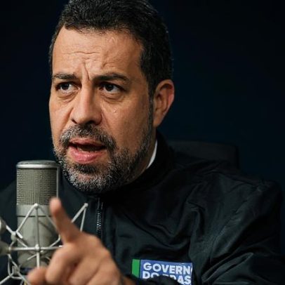 Boulos afirma que Bolsonaros buscam fragilizar soberania nacional
