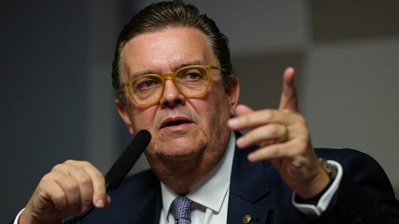 Ministro da Previdência Social, Wolney Queiroz, durante depoimento no Senado sobre o escândalo do INSS - Metrópoles 10