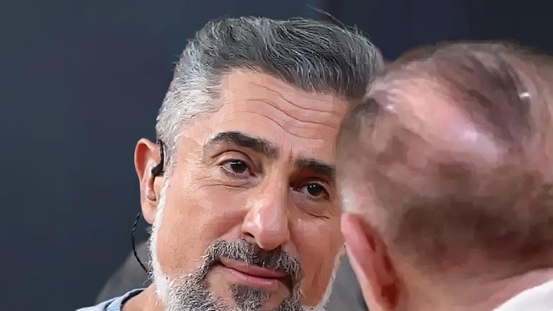 Marcos Mion diante de Renato Aragão