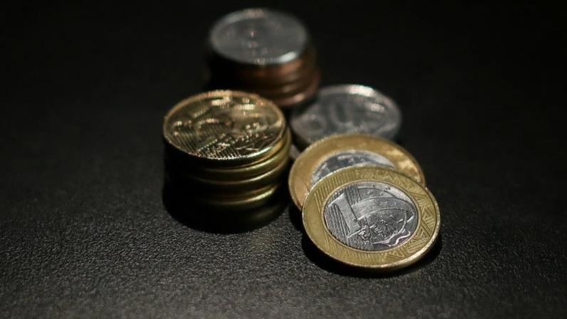Naquelas boas intenções das quais o inferno está cheio, Lula vai conceder aos Estados empréstimo de R$ 10 bilhões do BNDES para o combate à violência; na imagem, moedas de real