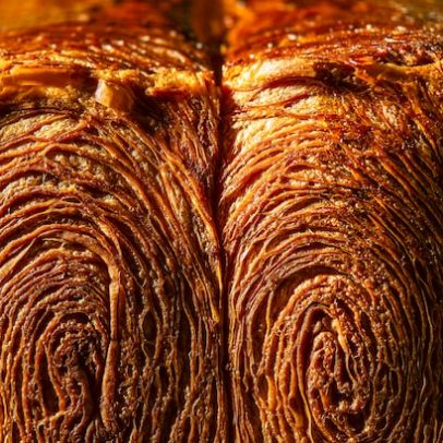 Pão de forma em formato croissant é criação do chef Diego Lozano