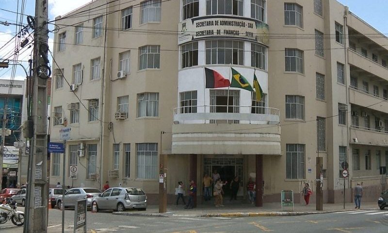 Prefeitura de Campina Grande lança editais de concursos com mil vagas