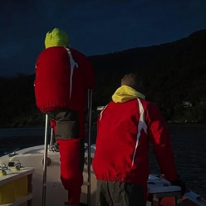 Bombeiros e Marinha buscam casal desaparecido em moto aquática no litoral de SP