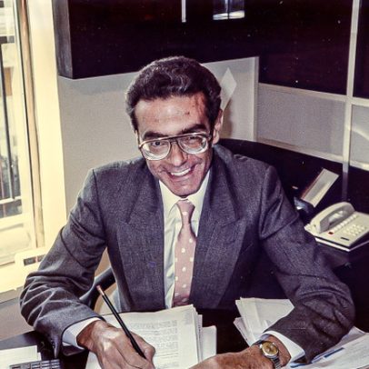 Onde está Neville Abraham hoje?