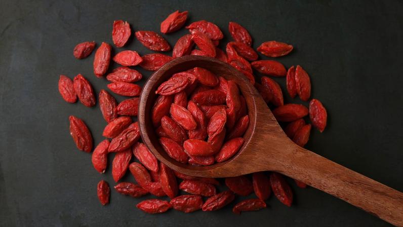 Goji berry pode proteger a visão da luz azul. (Foto: Getty Images via Canva)