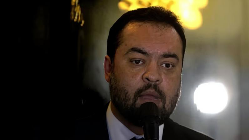 Castro renunciou ao mandato em razão de sua candidatura ao Senado
