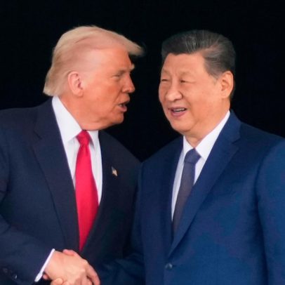 Trump retorna a Pequim após nove anos, visto como o lado mais fraco