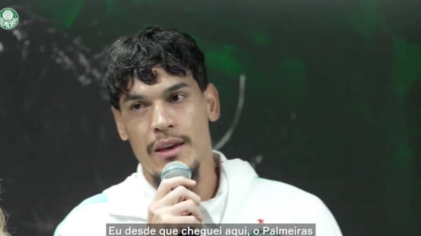 O Palmeiras inaugurou nesta quinta-feira (21) um espaço especial na Sala de Troféus do clube dedicado ao zagueiro Gustavo Gómez, o jogador mais vezes campeão da história do Verdão, com 13 títulos.