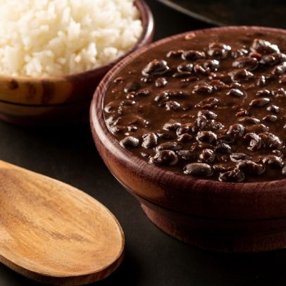 Arroz e feijão: dupla brasileira desafia mitos das redes e motivos para comer