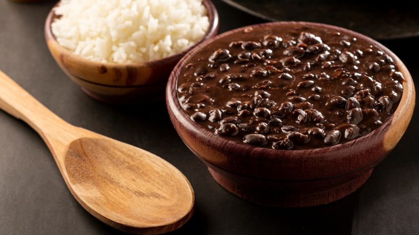 Arroz com feijão se complementam em termos nutricionais