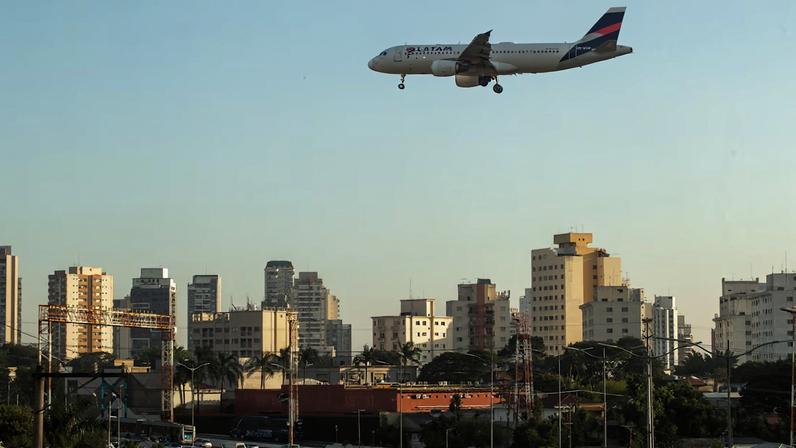 Aeroporto de Congonhas funciona atualmente das 6h às 23h