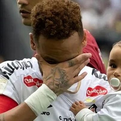 Criança ora por Neymar; atacante afirma que tudo vai dar certo
