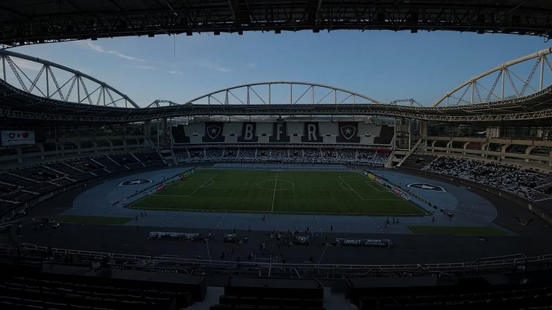 Estádio Nilton Santos antes de clássico entre Botafogo e Flamengo (Foto: Lucas Bayer / Lance!)