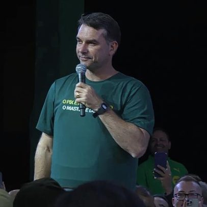 Caso Dark Horse afeta estratégia da campanha de Flávio Bolsonaro