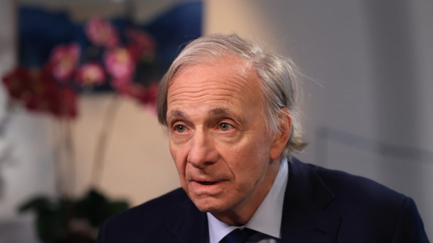 'Os Estados Unidos não podem ser confiáveis para lutar essa guerra', disse Dalio. (Foto: Chris Ratcliffe/Bloomberg)