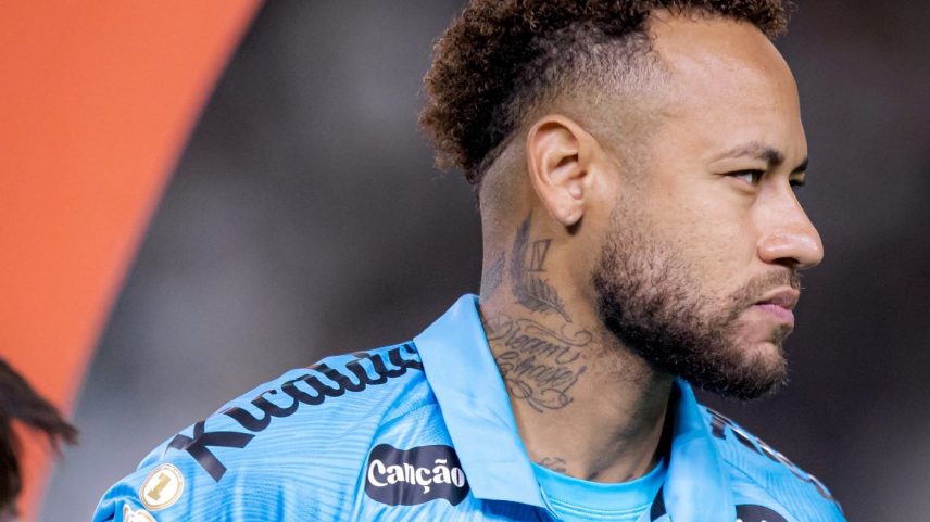 Neymar faz seu último jogo antes da convocação da seleção para a Copa