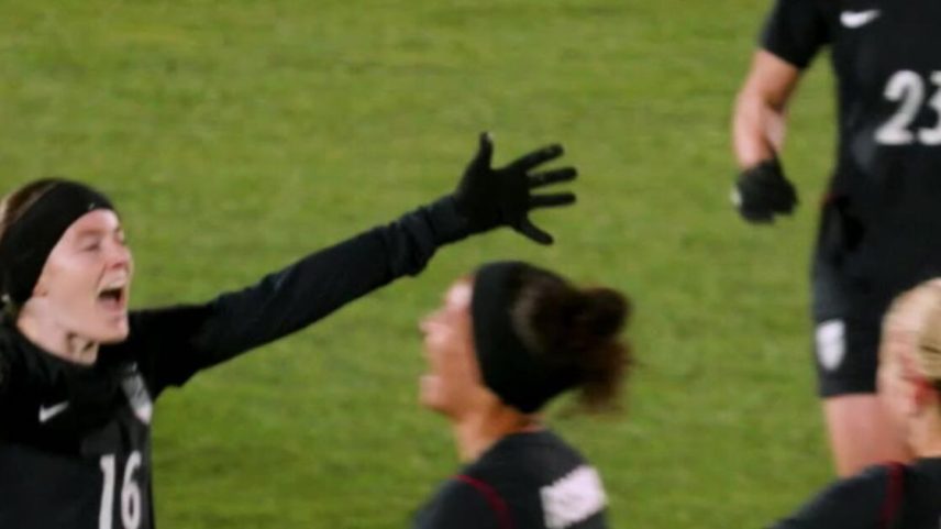 Confira os bastidores da vitória da seleção feminina dos Estados Unidos por 3 a 0 sobre o Japão, com todos os gols marcados no segundo tempo em um amistoso internacional.
