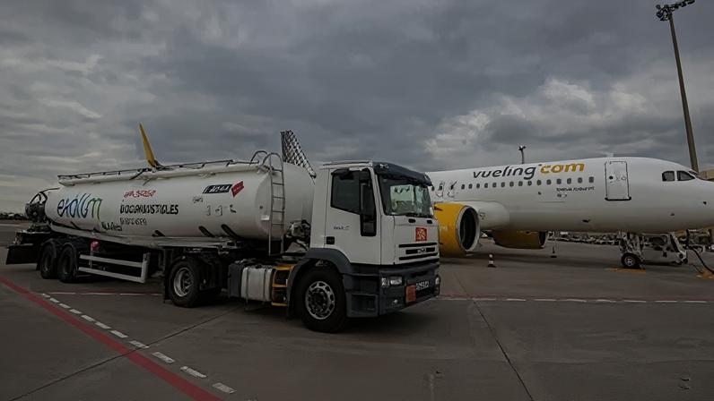 Goldman prevê falta de combustível para aviões até fim do ano se Ormuz não abrir
