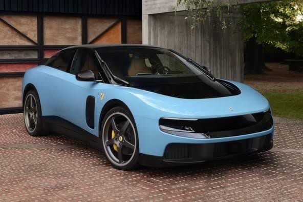 Ferrari Luce apresentada na Europa