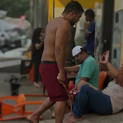 Mulher chicoteada em bar de Santa Luzia diz que ele disse que podia matá-la