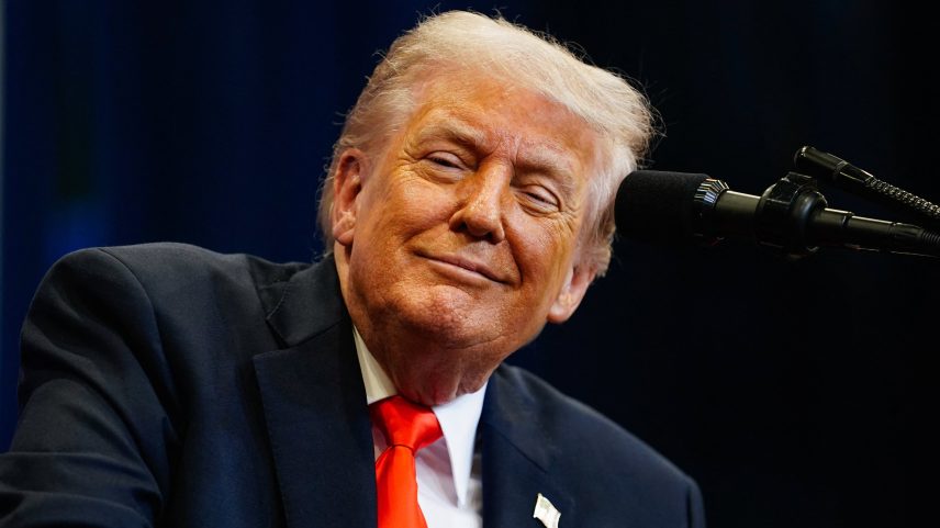 O presidente Donald Trump nesta sexta (1º), em evento na Flórida