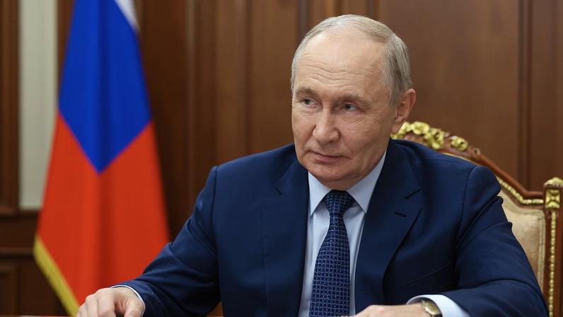 O presidente da Rússia, Vladimir Putin, participa de uma reunião no Kremlin, em Moscou