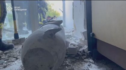 Ogiva de míssil é removida de prédio residencial perto de Kiev após ataque