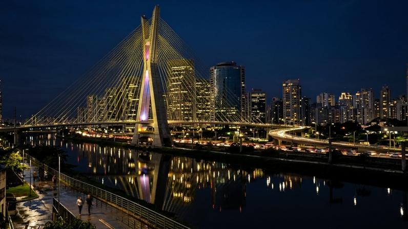 Estrutura estaiada em X atinge 138 metros e liga margens do Rio Pinheiros