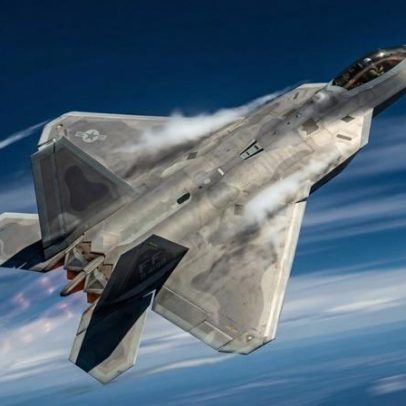 F-22 com supercruzeiro e RAM: referência em superioridade aérea