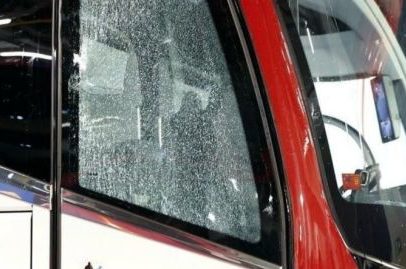 Ônibus de Real Madrid e Barcelona são apedrejados no Clássico, diz jornal
