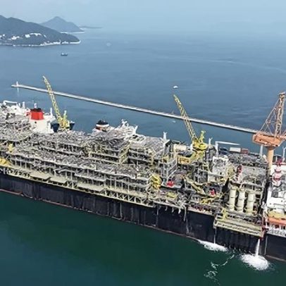 Petrobras antecipa produção da plataforma P-79 de petróleo e gás