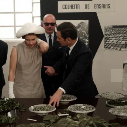 Dia do Café: Rainha Elizabeth visita o Instituto Agrícola de Campinas